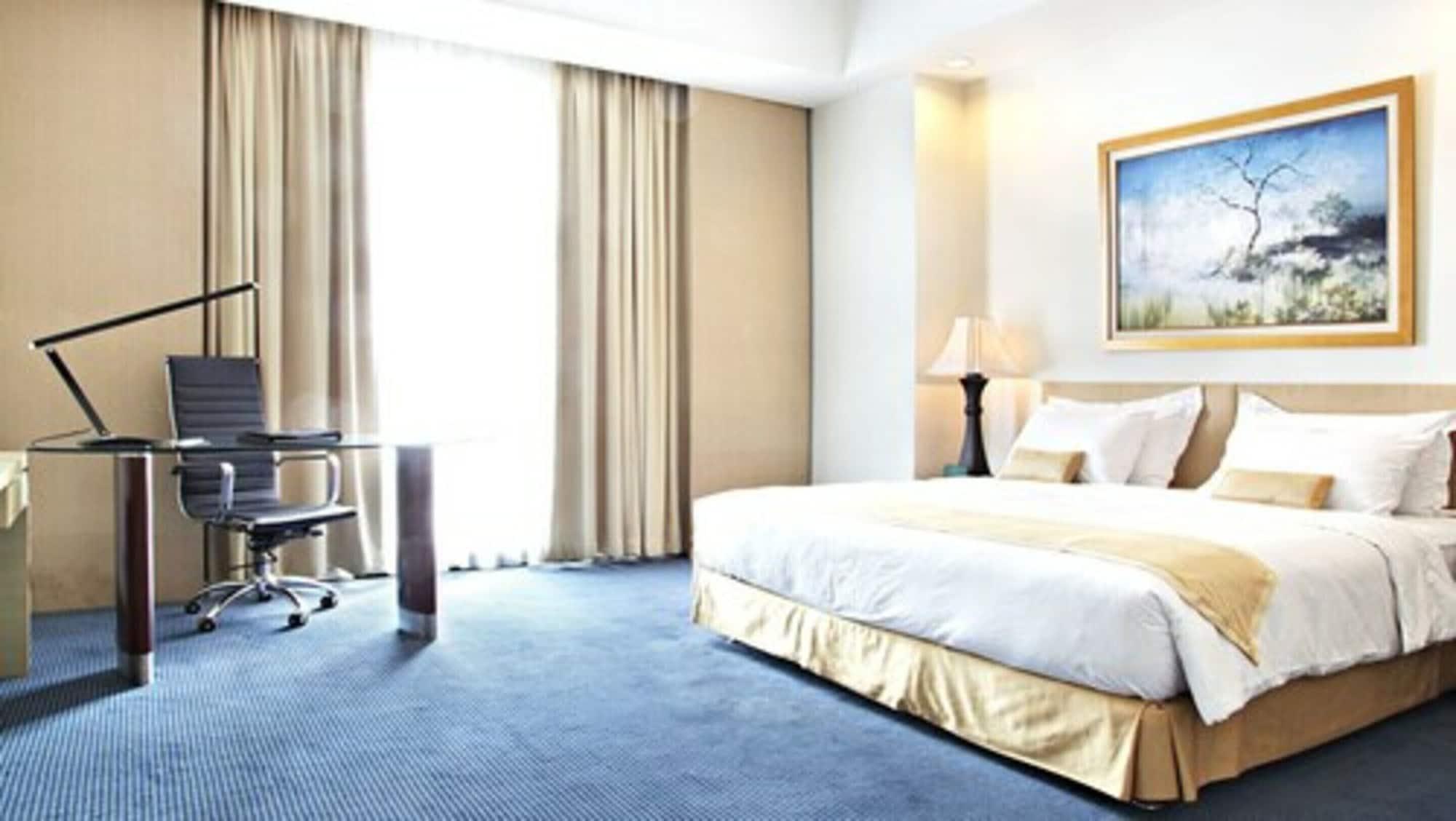 Sintesa Peninsula Hotel Manado Eksteriør billede