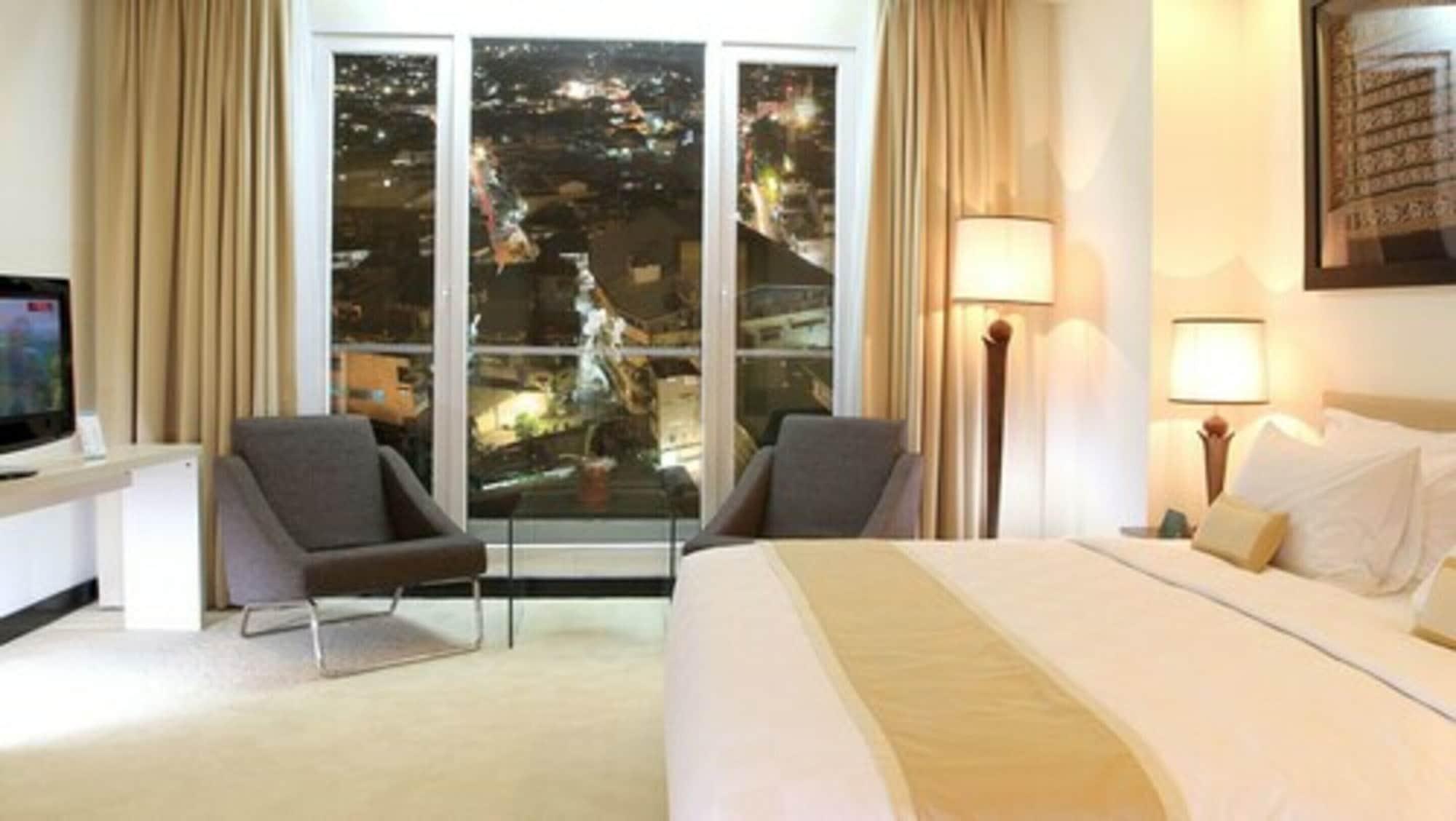 Sintesa Peninsula Hotel Manado Eksteriør billede