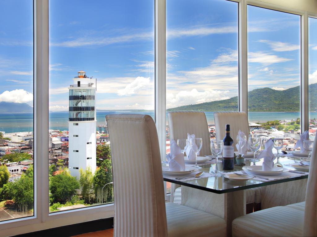 Sintesa Peninsula Hotel Manado Eksteriør billede