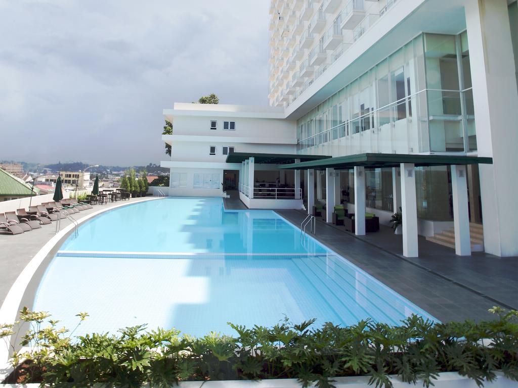 Sintesa Peninsula Hotel Manado Eksteriør billede