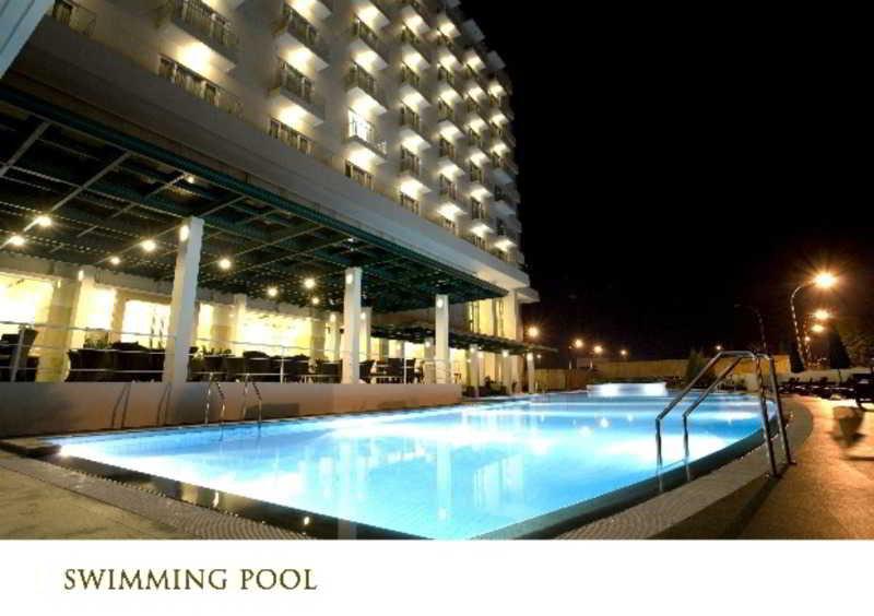Sintesa Peninsula Hotel Manado Eksteriør billede