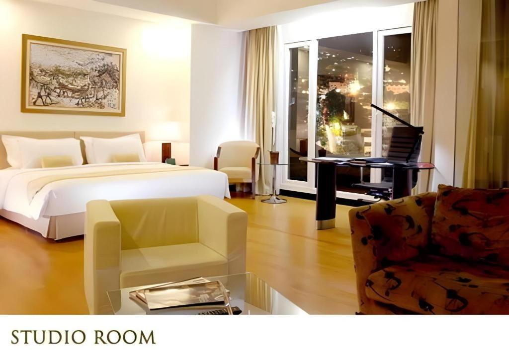 Sintesa Peninsula Hotel Manado Eksteriør billede