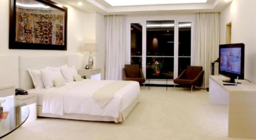Sintesa Peninsula Hotel Manado Eksteriør billede