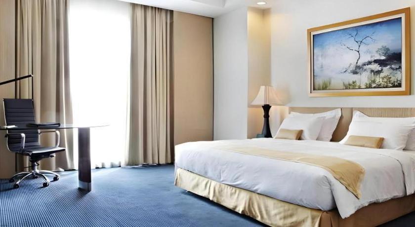 Sintesa Peninsula Hotel Manado Eksteriør billede