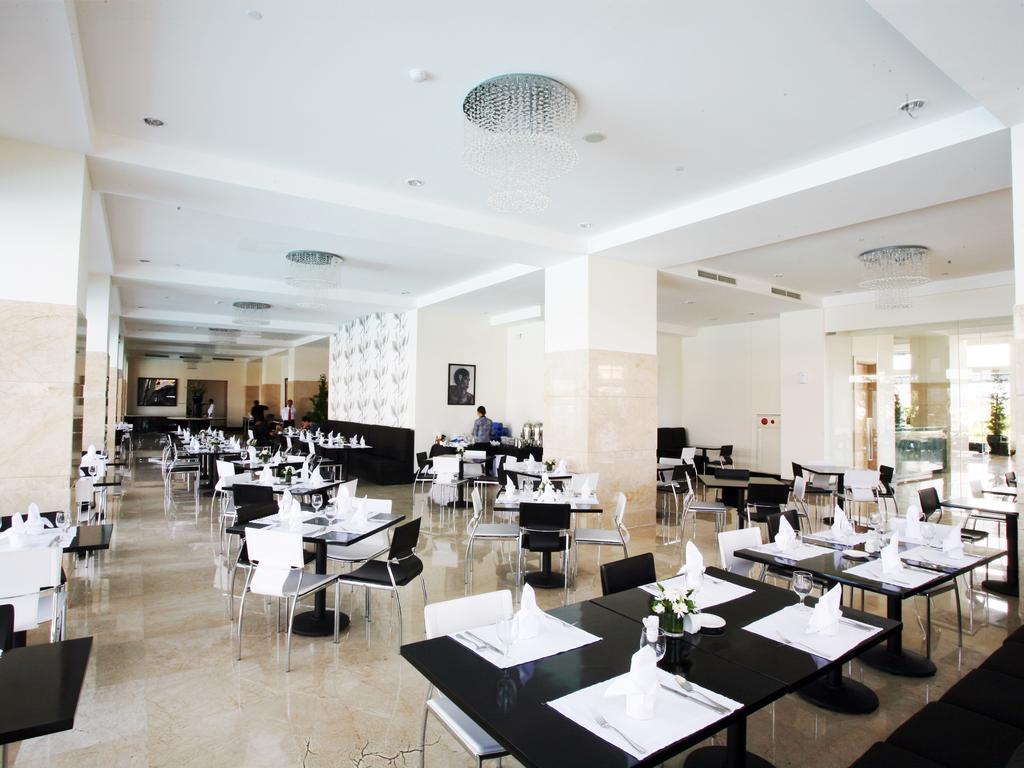 Sintesa Peninsula Hotel Manado Eksteriør billede