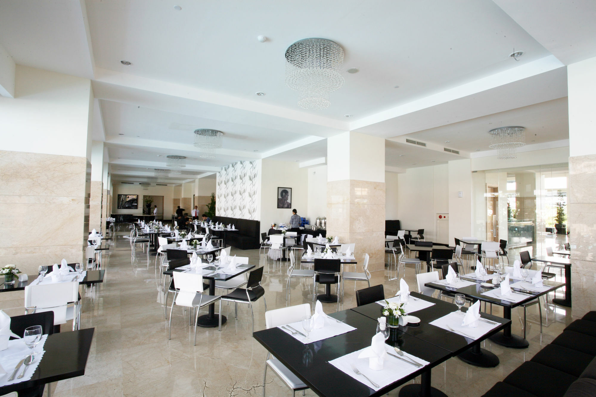 Sintesa Peninsula Hotel Manado Eksteriør billede